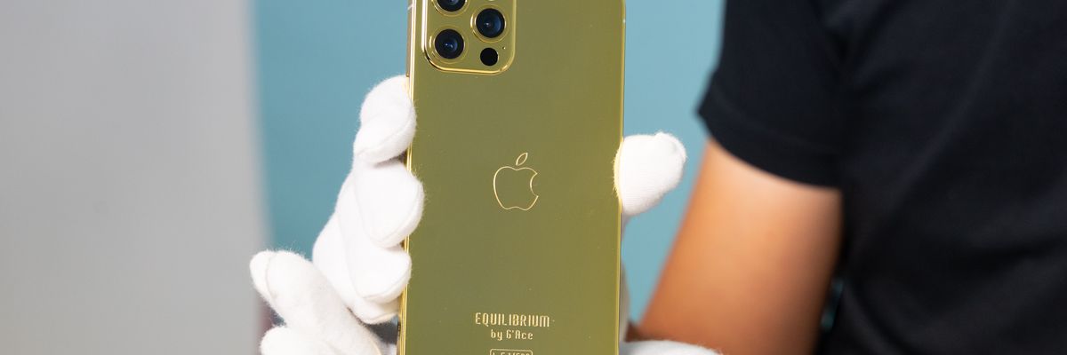 Đây là iPhone 12 Pro mạ vàng 24K toàn thân đầu tiên trên thế giới do Việt Nam chế tác