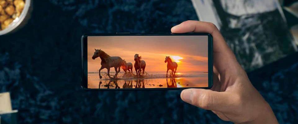 Sony Xperia 1 III lộ những thông tin đầu tiên: Màn hình 4K sáng hơn, camera selfie chất lượng hơn