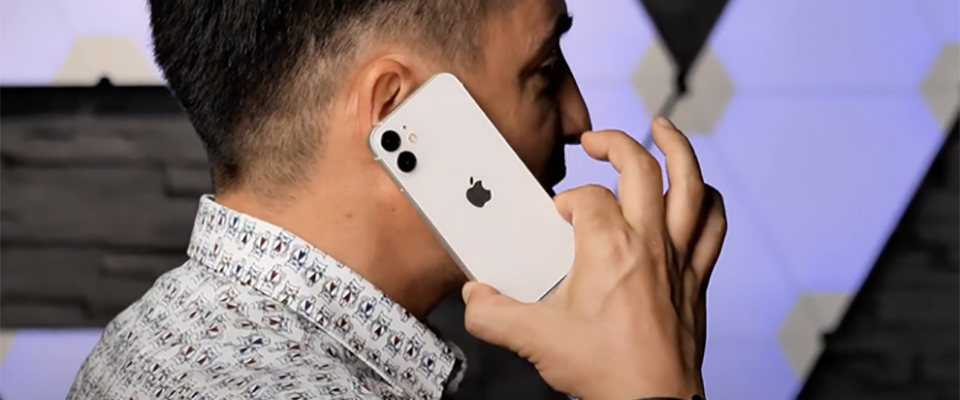 Video trên tay iPhone 12 mini đầu tiên trên thế giới: “Tí hon” đến ngỡ ngàng!!!