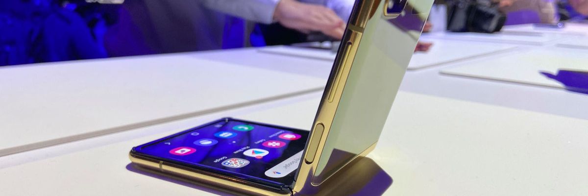 Rò rỉ cấu hình Galaxy Z Flip 3 với màn hình 120Hz 6.9 inch và chip Snapdragon 875