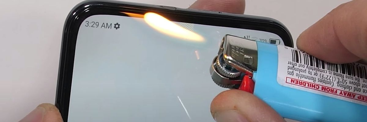 Thử độ bền ZTE Axon 20 5G: Smartphone có camera ẩn dưới màn hình đầu tiên trên thế giới