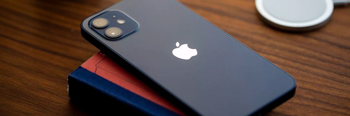 iPhone 12 với thiết kế mới trở thành chiếc iPhone phổ biến nhất của Apple