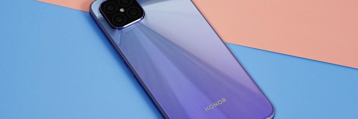 Trên tay và trải nghiệm nhanh Honor Play 5: Màn hình OLED "lỗi thời", chip Dimensity 800U, giá đắt nhưng bù lại có sạc siêu nhanh 66W