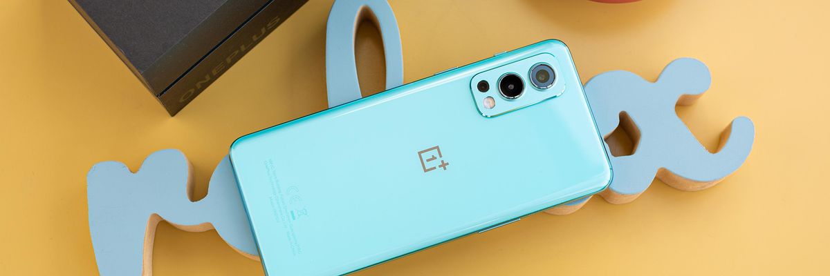 Trên tay OnePlus Nord 2: Thiết kế cao cấp giống OnePlus 9, chip Dimensity 1200, nâng cấp lên sạc nhanh 65W, giá 11 triệu đồng