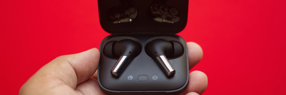 Cận cảnh OnePlus Buds Pro: Tai nghe không dây mới của OnePlus đã không còn giống Apple!!!
