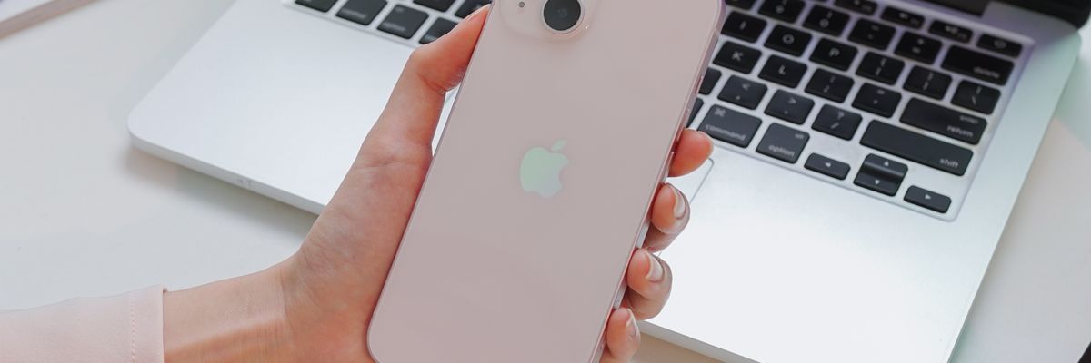 Trên tay iPhone 13 phiên bản màu hồng cực hot dành cho hội chị em