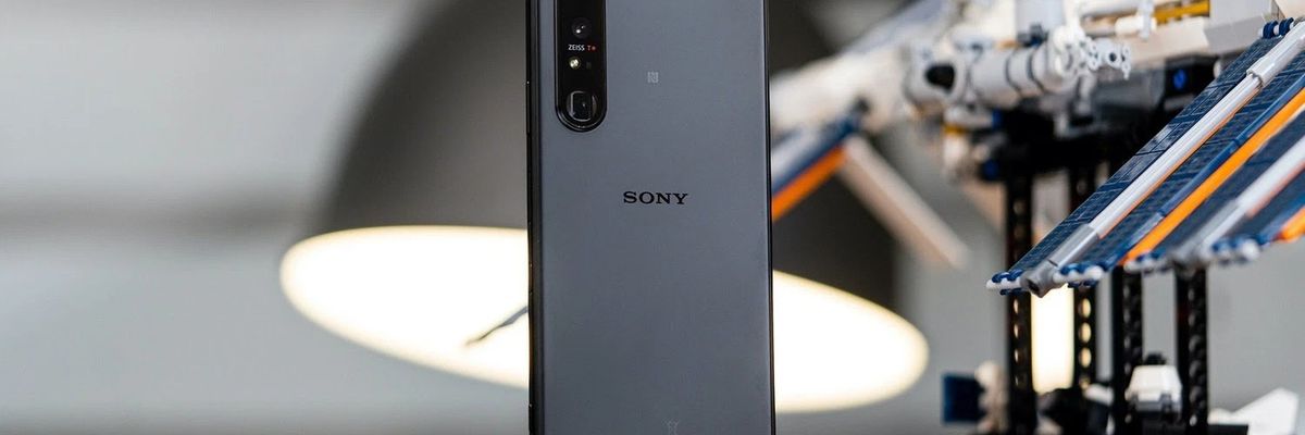 Học theo Apple, Sony Xperia 10 III sẽ lên kệ ở một số thị trường mà không có củ sạc đi kèm