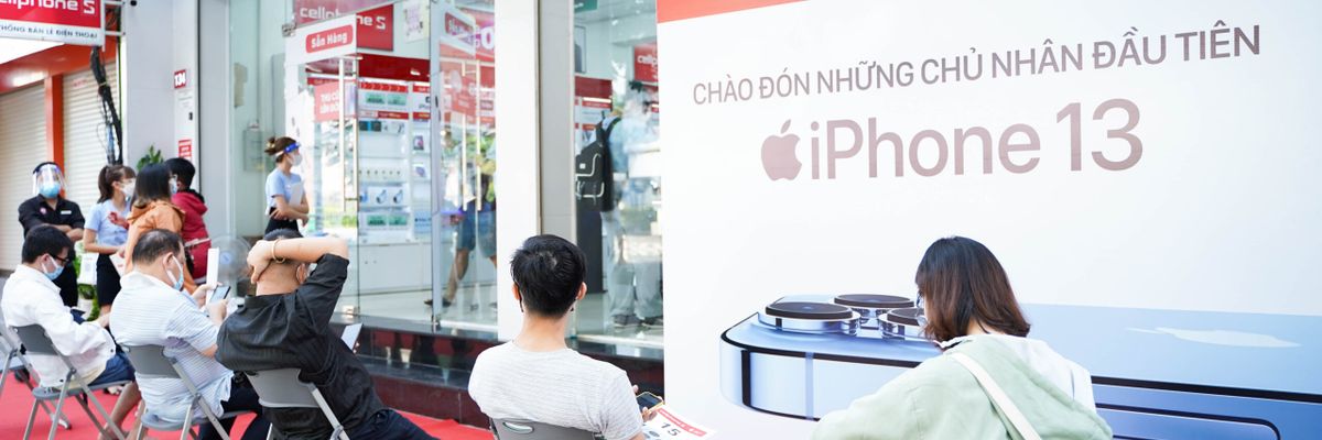 CellphoneS ngày đầu mở bán iPhone 13: Đã giao hơn 3000 máy, iPhone 13 Pro Max và iPhone 13 hồng cháy hàng liên tục