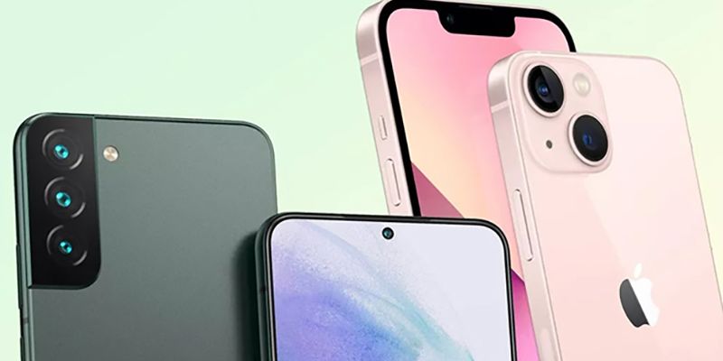 So sánh Galaxy S22 và Phone 13 dựa trên tin đồn: Liệu Samsung có thể đánh bại Apple?