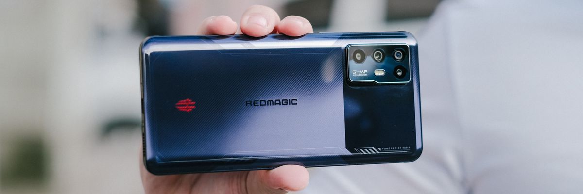 Đánh giá chi tiết Nubia Red Magic 6R: Chiếc máy tốt với một nhược điểm gây "khó chịu"