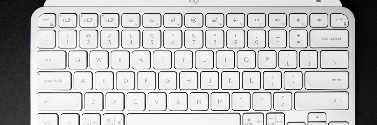 Trên tay và trải nghiệm nhanh bàn phím Logitech MX Keys Mini: Kết nối nhanh đến không ngờ, gõ quá đã