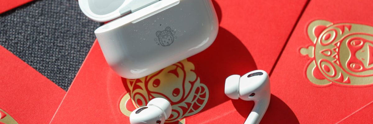 Cận cảnh AirPods Pro phiên bản mừng năm mới Nhâm Dần 2022, giá chỉ 3.9 triệu đồng