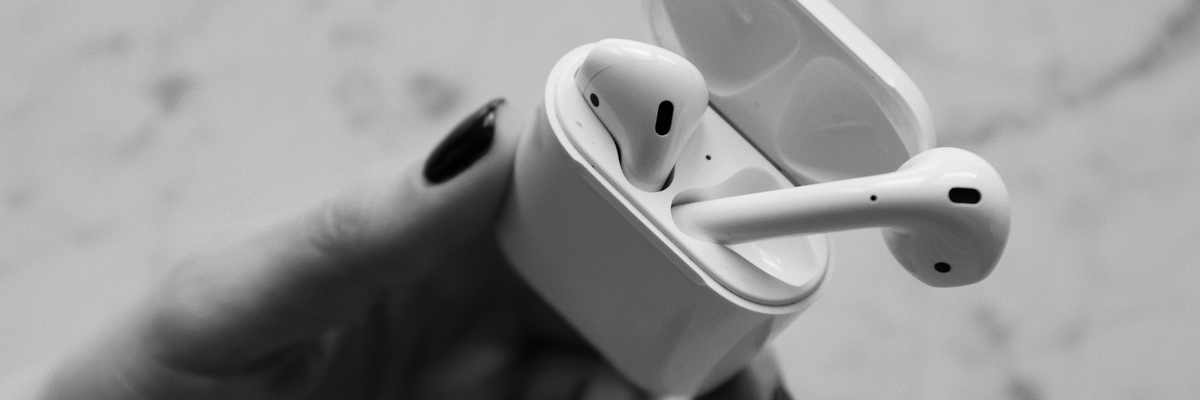 Giải đáp “tất tần tật” những câu hỏi xoay quanh cách sạc AirPods đúng cách