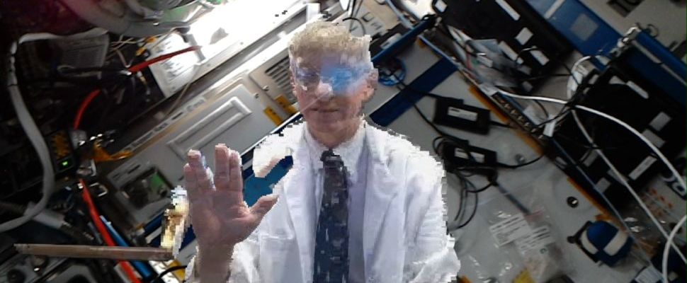 Không chỉ để giải trí, HoloLens giờ đây còn giúp "ship" bác sĩ lên không gian chữa bệnh