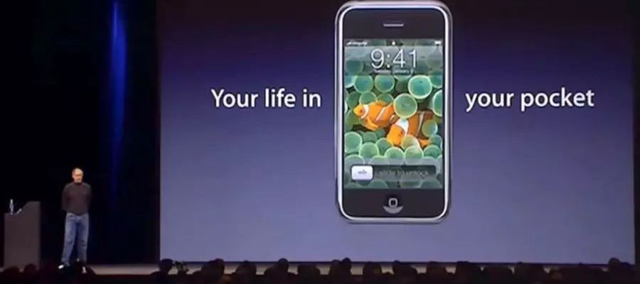 Con cá nhỏ Hình Nền Sống iPhone - Tải xuống ứng dụng PHONEKY iOS