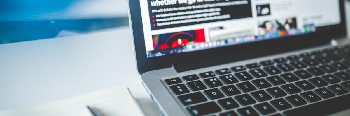 Bạn muốn biết màn hình Laptop có bị lỗi không? Cách test này sẽ cho bạn câu trả lời!