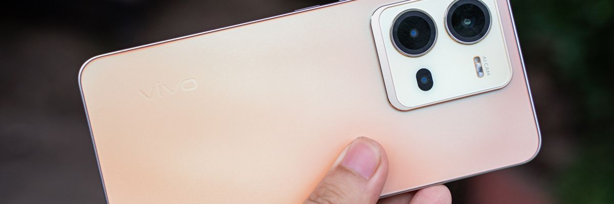 Trên tay vivo V25e: Thiết kế mặt lưng đổi màu ấn tượng, camera 64MP, sạc nhanh 44W, giá 8.49 triệu đồng