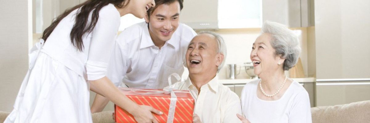 Quà Tết cho người cao tuổi, lớn tuổi: Top 10+ nên mua ngay