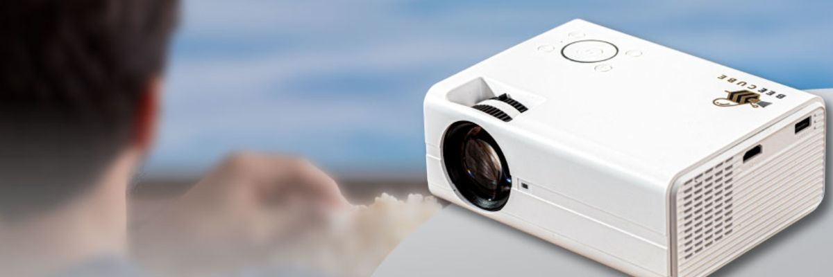 Review máy chiếu Beecube chi tiết nhất mà bạn nên biết trước khi mua
