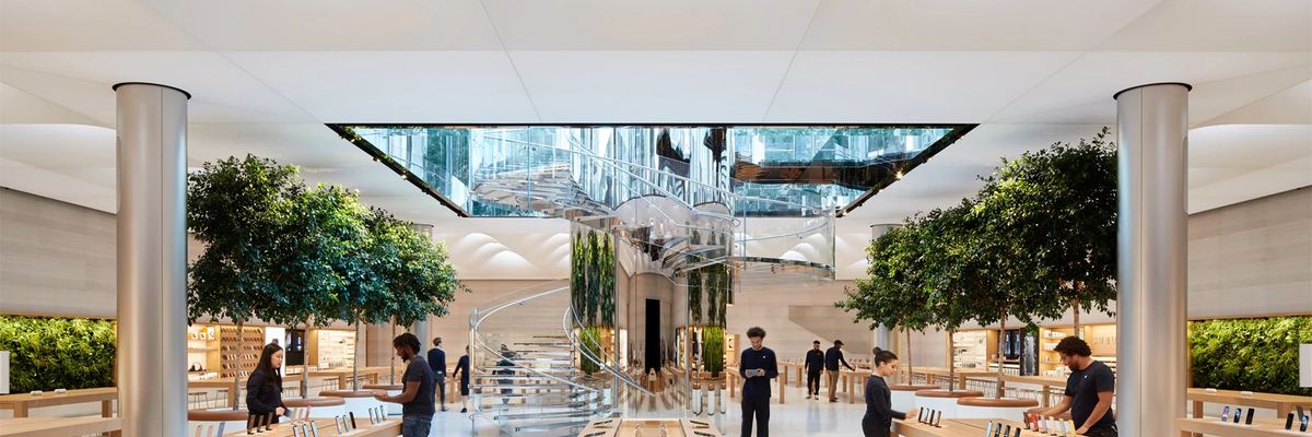 Người đàn ông bị cướp sau khi mua 300 chiếc iPhone tại Apple Store