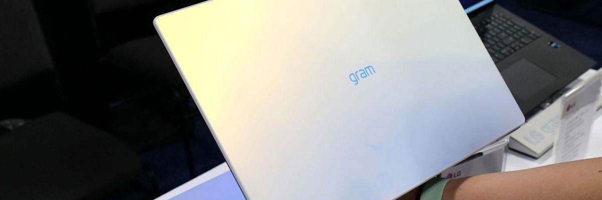 [CES 2023] LG chiếm trọn Spotlight với LG Gram Style sở hữu thiết kế đổi màu vô cùng đẹp mắt