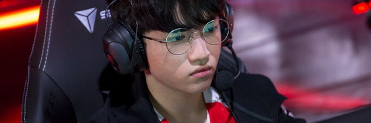 LMHT: Keria chơi quá dị, LCK phải khuyến cáo game thủ "đừng thử trong rank"