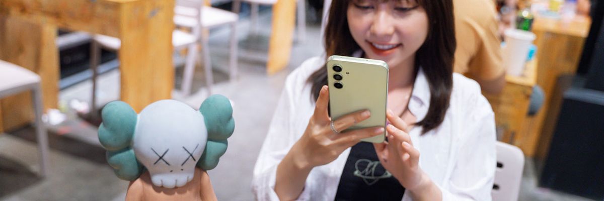 Hẹn hò cuối tuần, sáng tạo với workshop làm gốm, tô tượng và bộ tứ camera 50MP trên Galaxy A54 5G