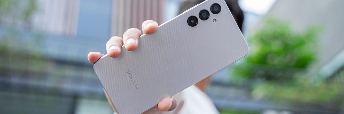 Trên tay Galaxy A14 4G: Thiết kế trẻ trung, camera 50MP chất lượng, pin 5000 mAh, giá chỉ 4.49 triệu đồng
