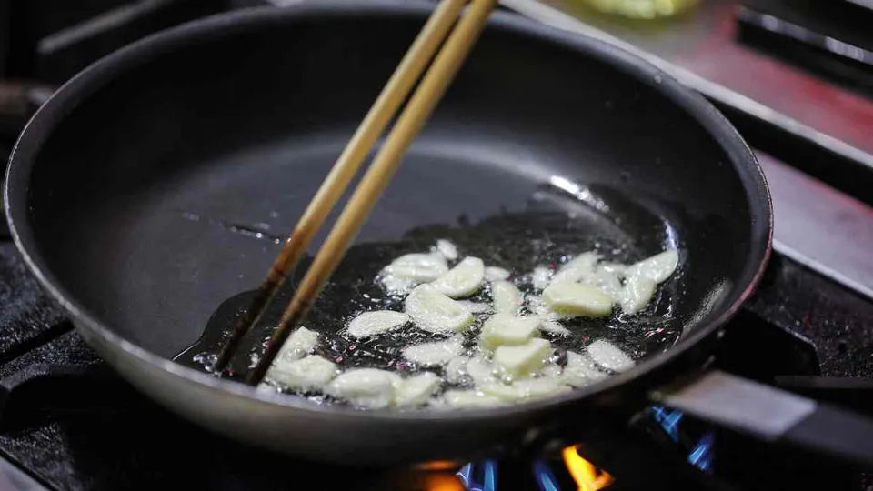 cách làm chân gà sốt thái