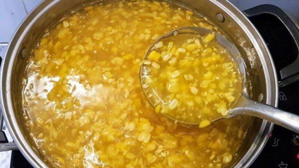 Món ngon cho bé 4-6 tuổi: Chè bắp, bột báng, nước cốt dừa