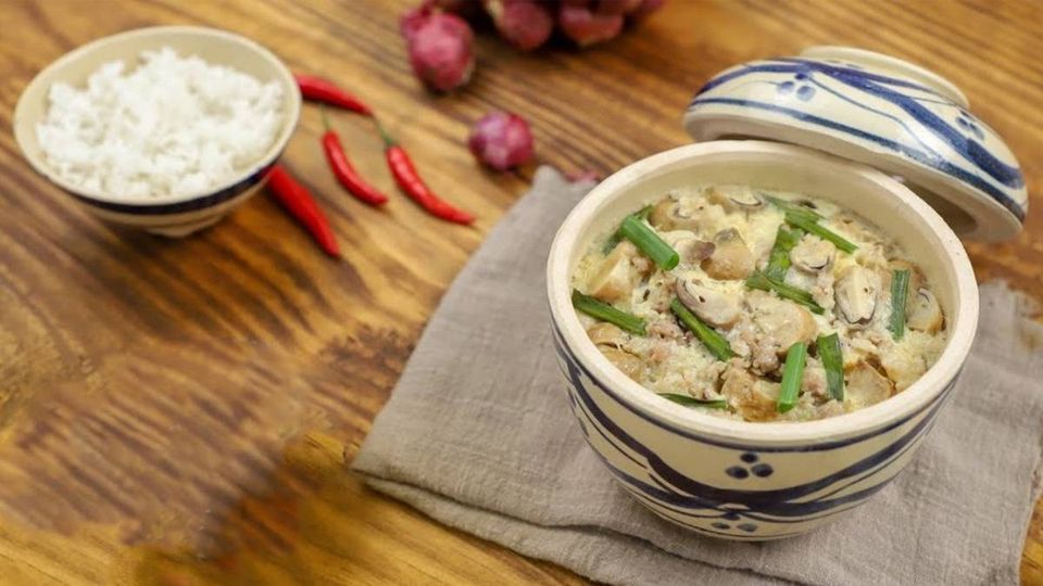 món ngon cho bé Trứng hấp thịt, nấm rơm