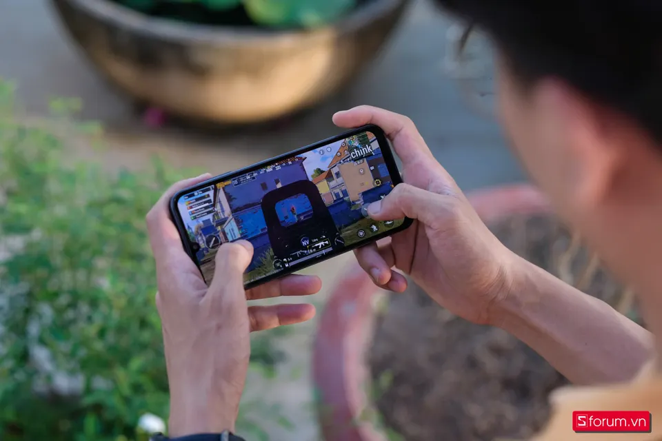 Thời lượng pin của hai smartphone này giống hệt nhau