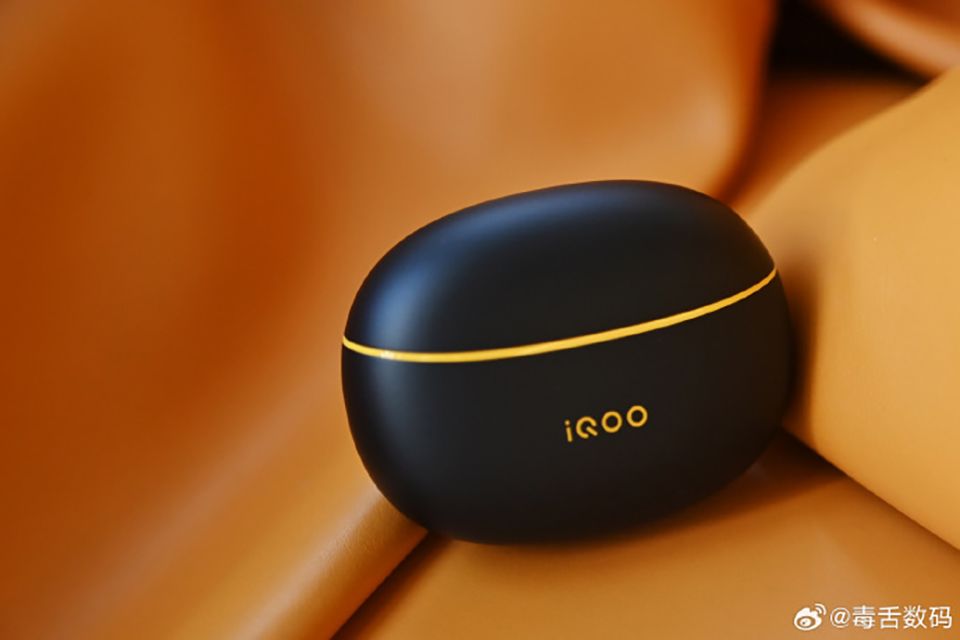 Hộp sạc của iQOO TWS 1e