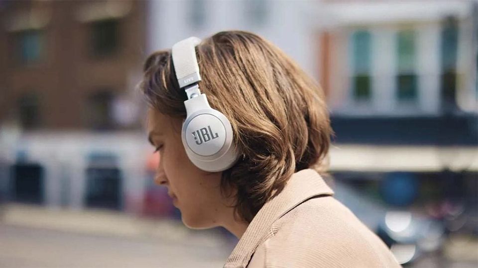 Tai nghe over-ear mới đến từ JBL