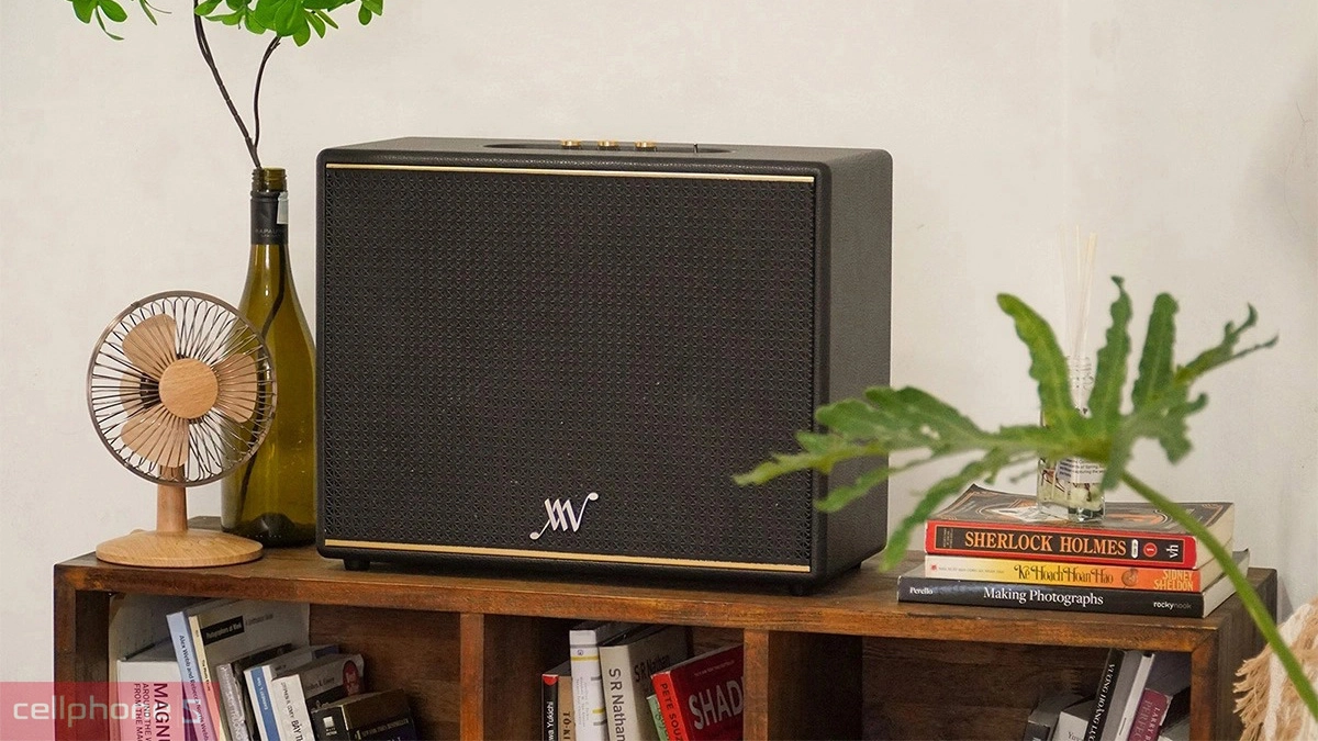 Vẻ ngoài cổ điển của Classic V100