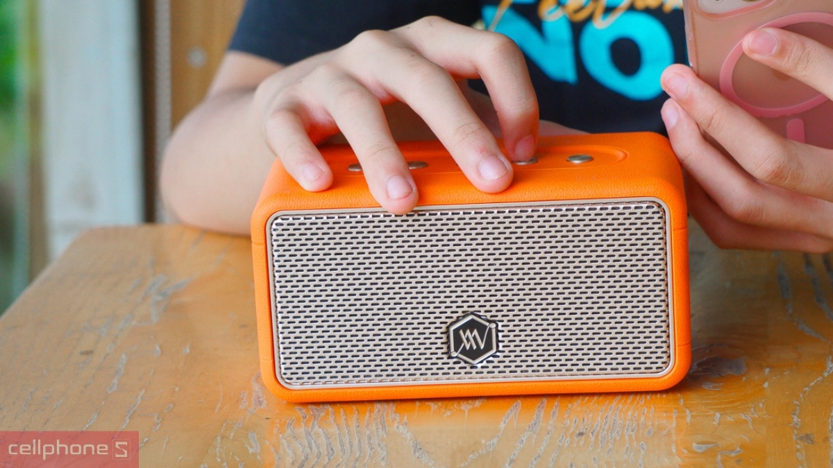 Loa Alpha Works AW-W39 âm thanh trong trẻo, pin trâu, chống nước IPX4