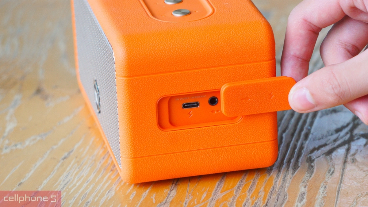 Loa Alpha Works AW-W39 âm thanh trong trẻo, pin trâu, chống nước IPX4