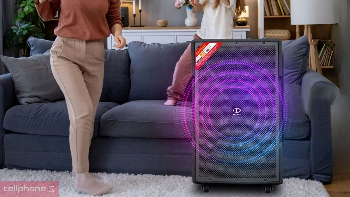 Loa kéo Dalton TS-15G700X nổi bật với vỏ gỗ MDF sơn nhám