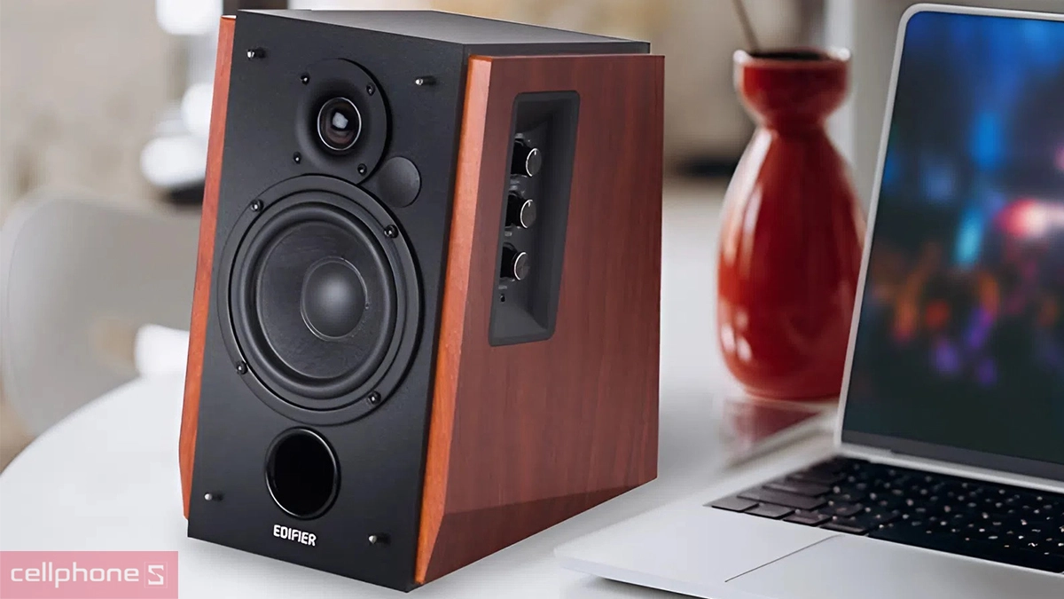 Edifier R1700BT là model loa bookshelf đáng chú ý