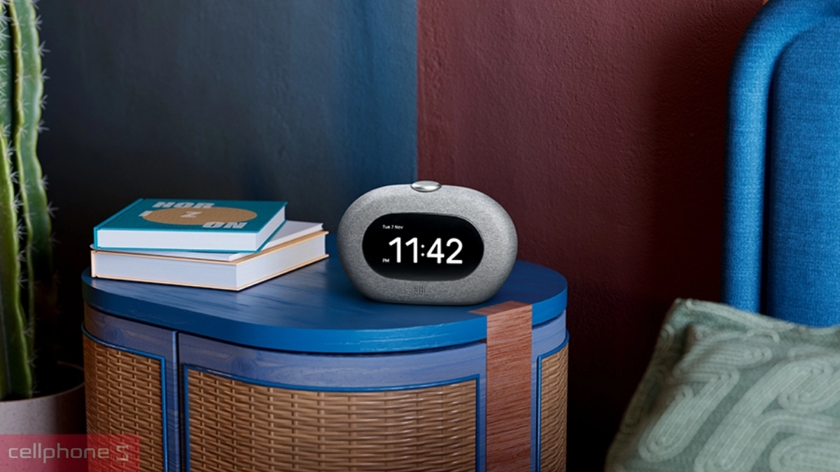 Thiết kế loa JBL Horizon bo tròn, màn hình hiển thị trực quan