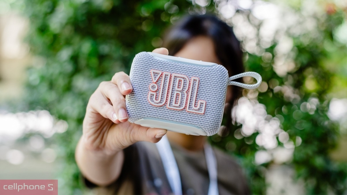 Loa JBL Go nhỏ gọn có trọng lượng dưới 250g