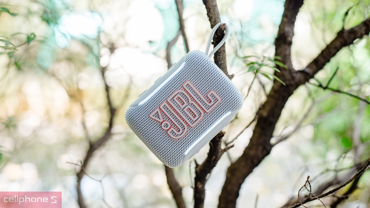 JBL Go 5 có củ loa 45mm cùng công suất 4.8W 