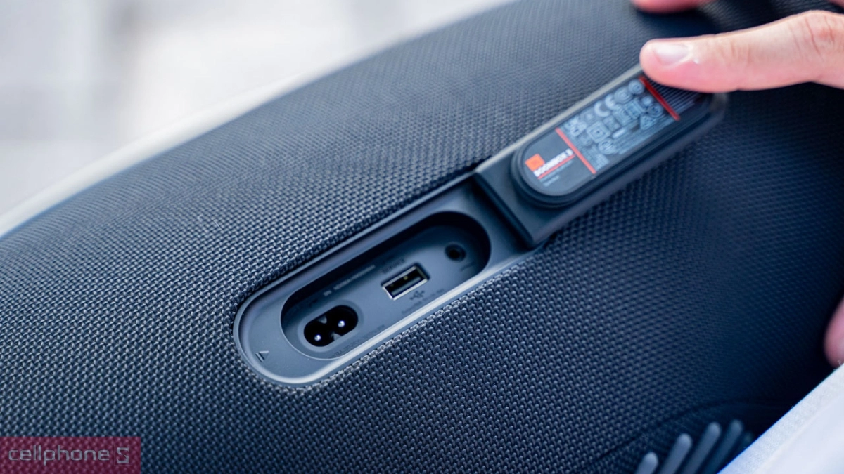 Cổng kết nối JBL Boombox 3