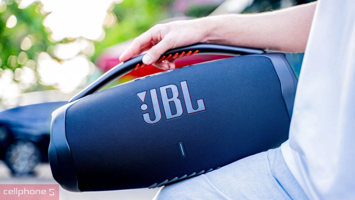 Loa Bluetooth JBL Boombox 3 được trang bị chuẩn kháng nước và bụi IP67