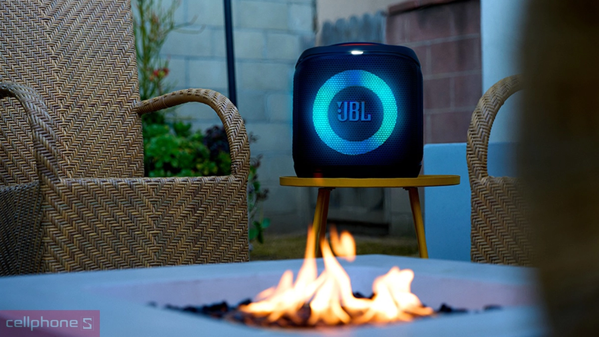 Công suất loa JBL Partybox Encore Essential 2