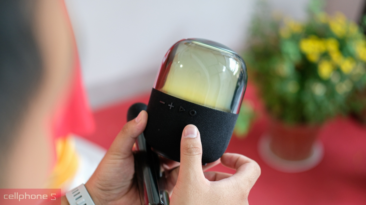 Nhiều mẫu loa đi kèm micro không dây tiện lợi