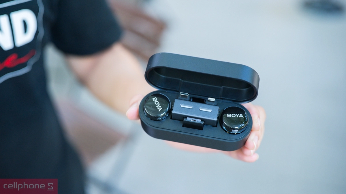 Pin và thời lượng sử dụng của microphone thu âm Boya Link 3 ( 2TX + 1RX + Lightning, Type-C Adapter)