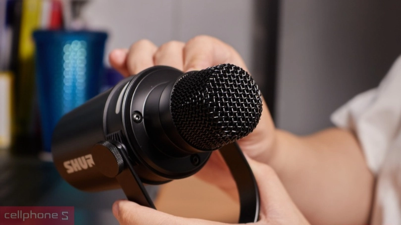 Thiết kế  microphone thu âm podcast Shure MV7 Plus
