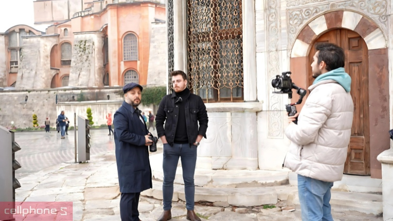 Kết nối microphone Thronmax C2 Space