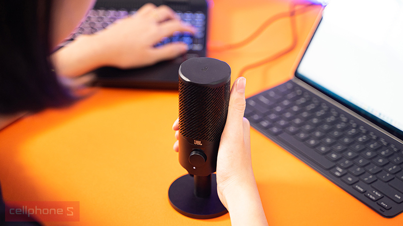 Đánh giá Microphone JBL Quantum Stream